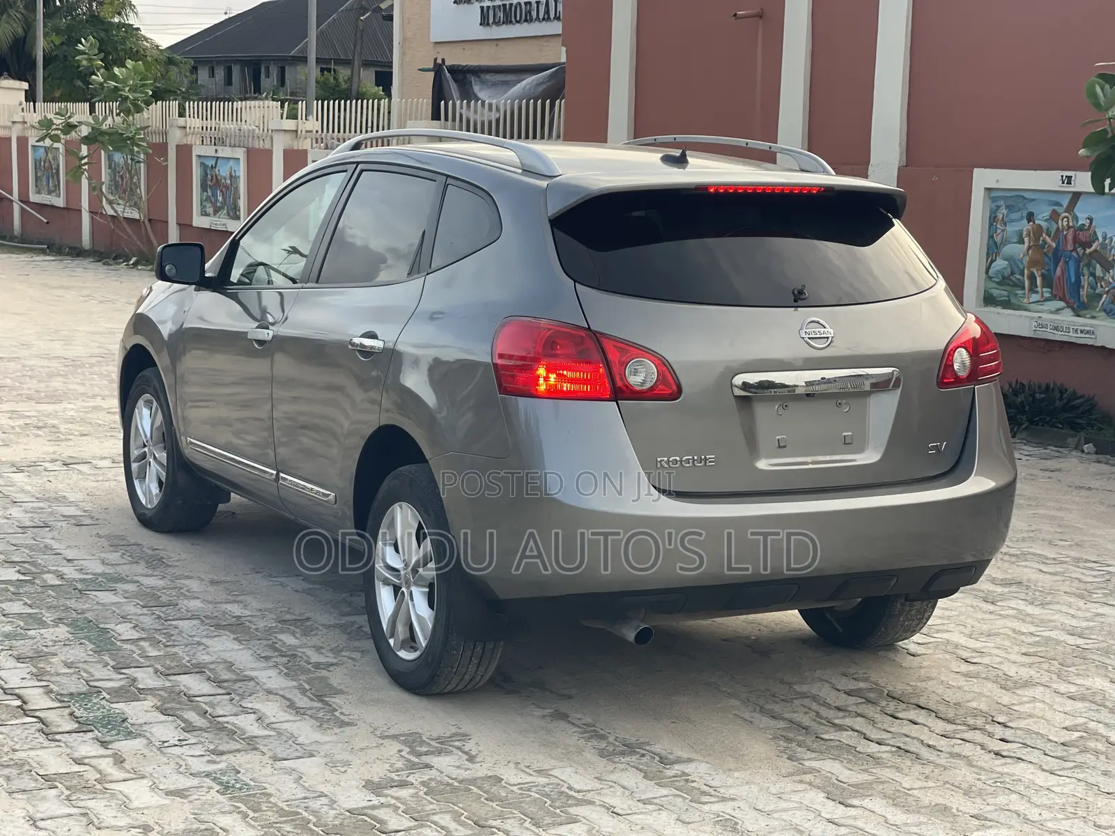 Nissan Rogue SV 4dr SUV (2.5L 4cyl CVT) 2014 Gray