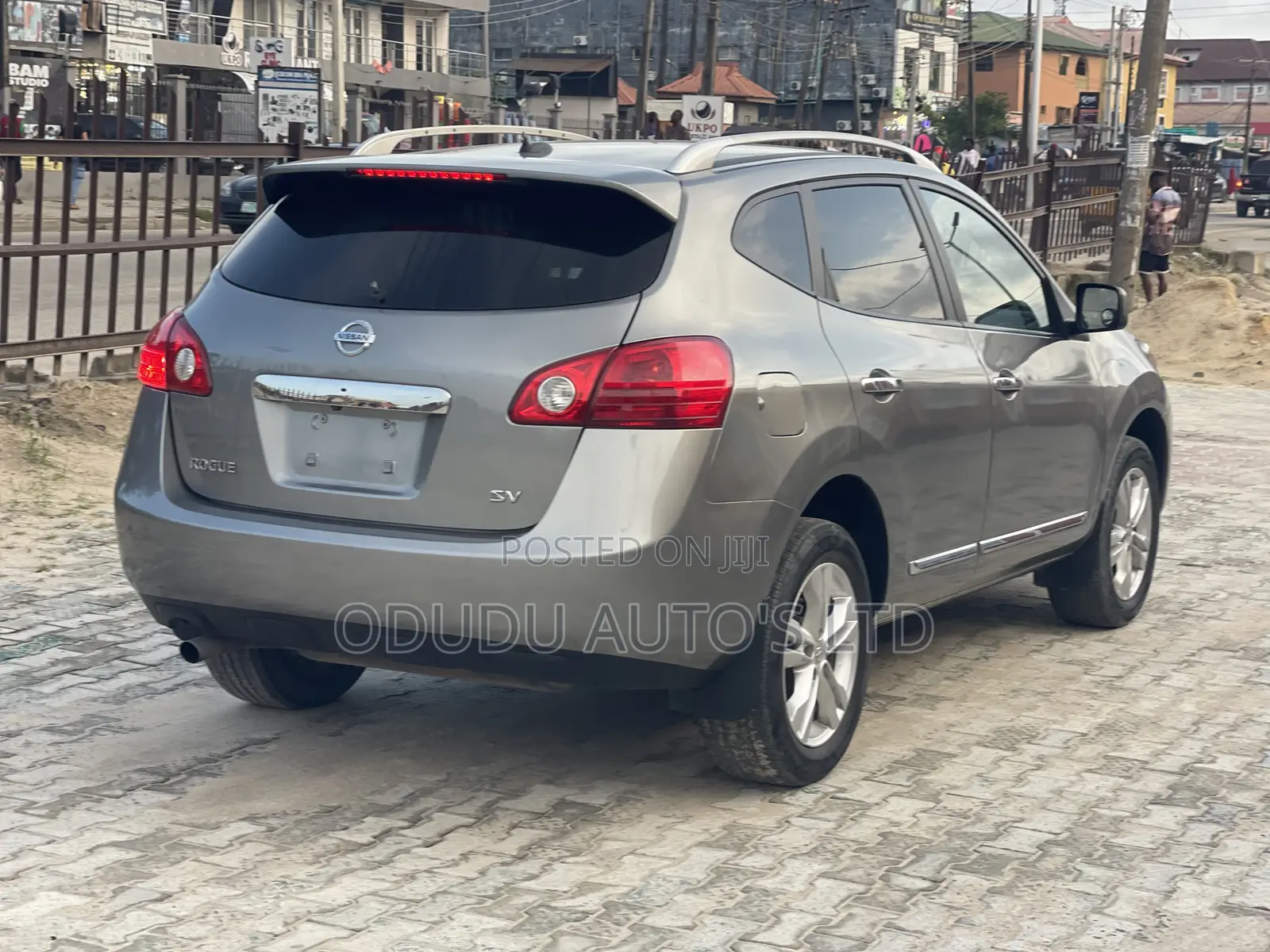 Nissan Rogue SV 4dr SUV (2.5L 4cyl CVT) 2014 Gray