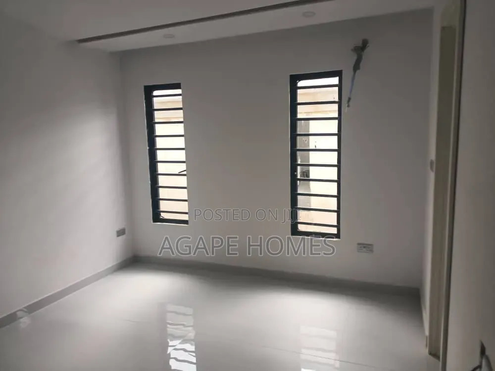 4bdrm Duplex in Opebi for sale