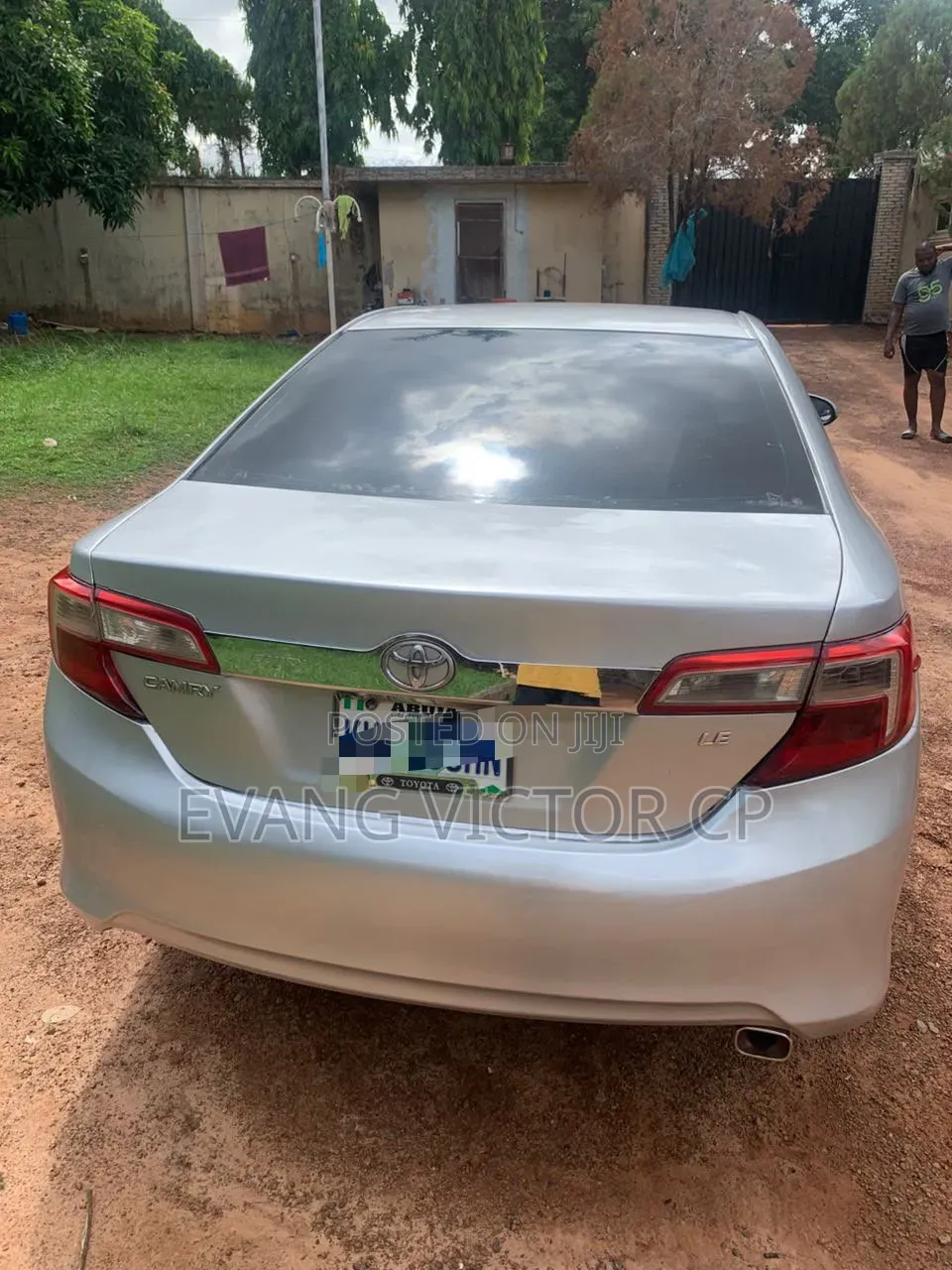 Toyota Camry LE 4dr Sedan (2.5L 4cyl 6A) 2013 Silver