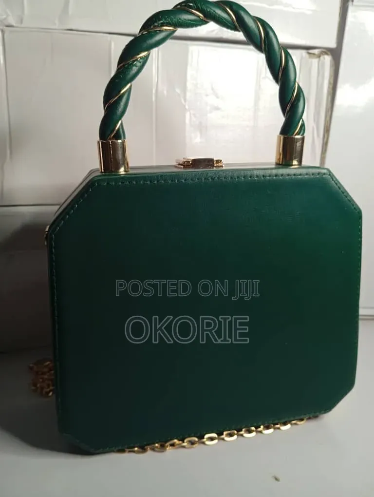 Luxury Green Box Clutch Handbag With Gold Chain Strap
