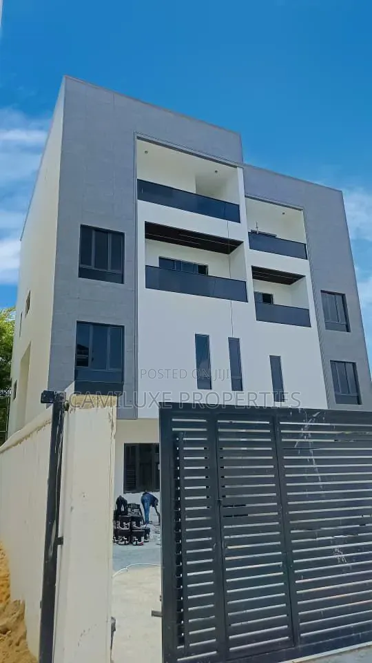 4bdrm Duplex in Rogers Court, Banana Island for sale