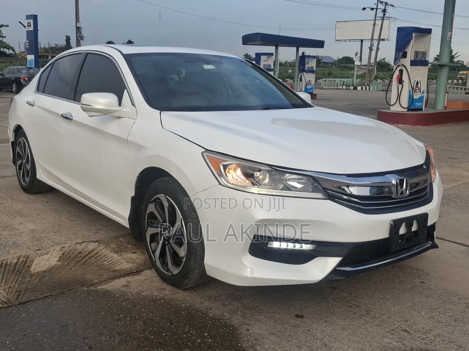 Honda Accord EX-L V-6 4dr Sedan FWD (3.5L 6cyl 6A) 2016 White