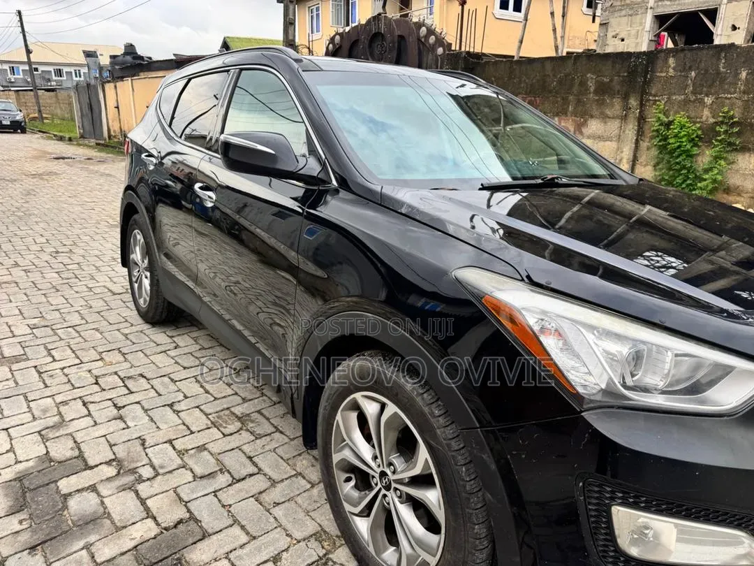 Hyundai Santa Fe 2015 Black