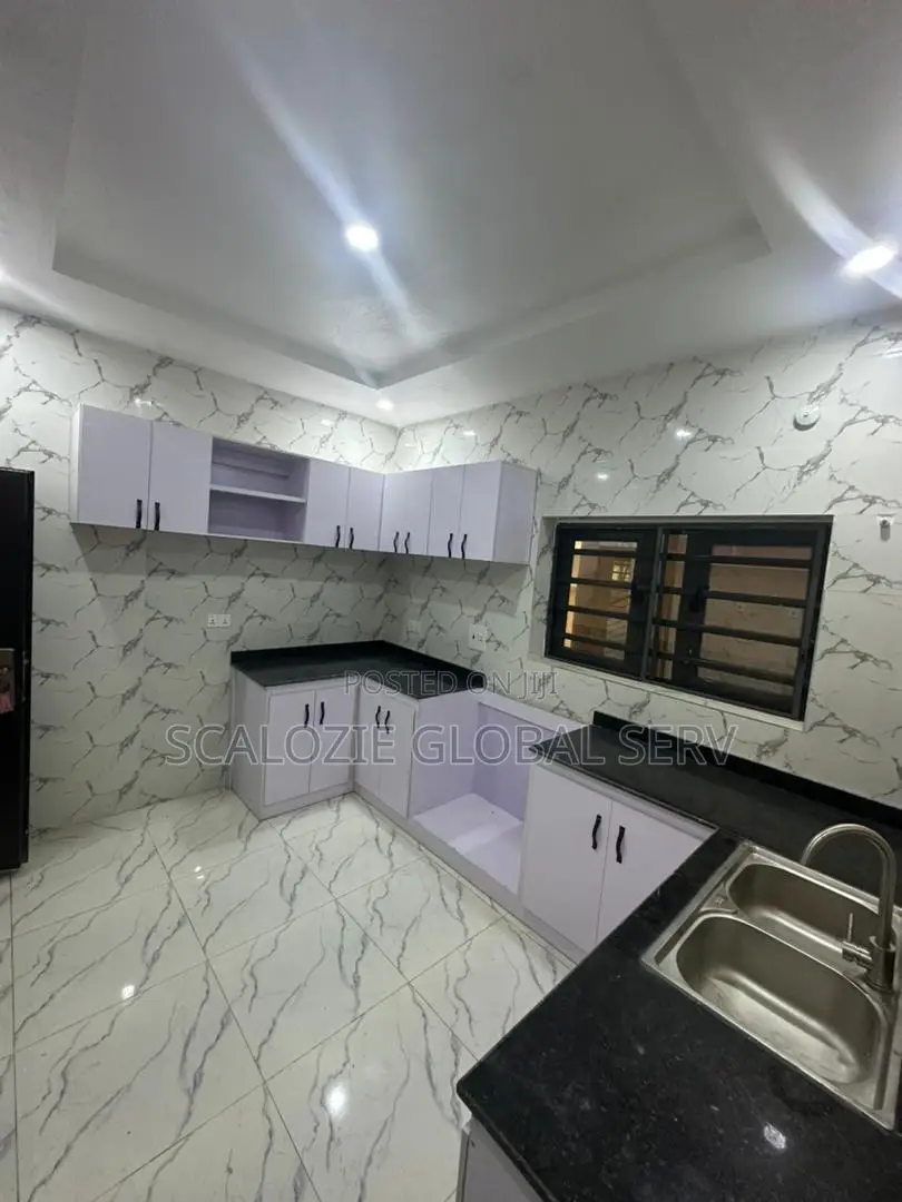 4bdrm Duplex in Rumunduru Port for sale