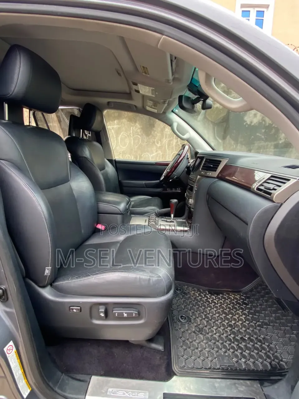 Lexus LX 570 AWD 2015 Gray