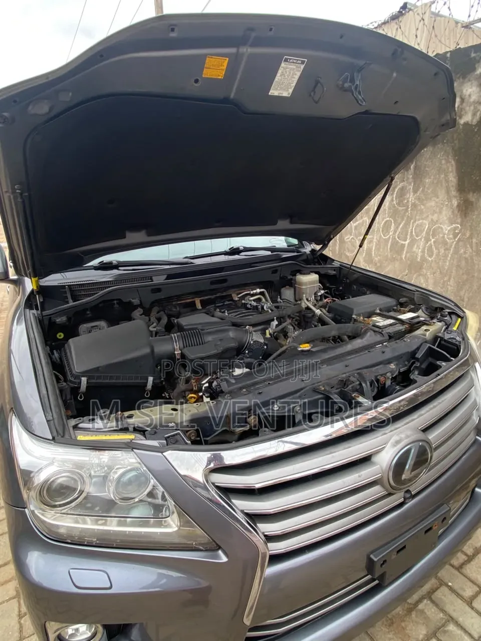 Lexus LX 570 AWD 2015 Gray