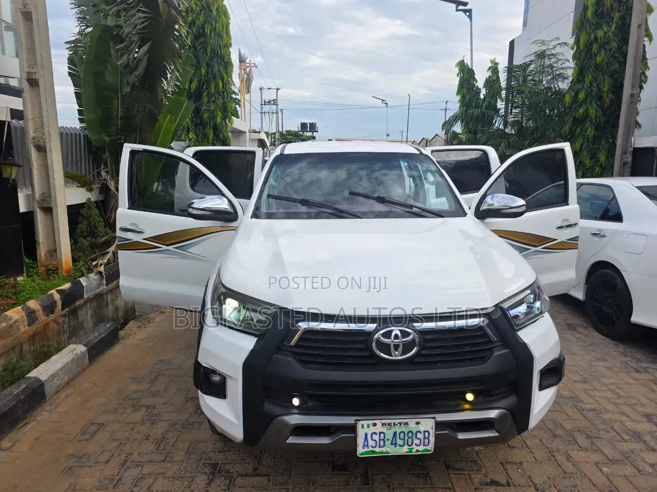 Toyota Hilux 2010 White