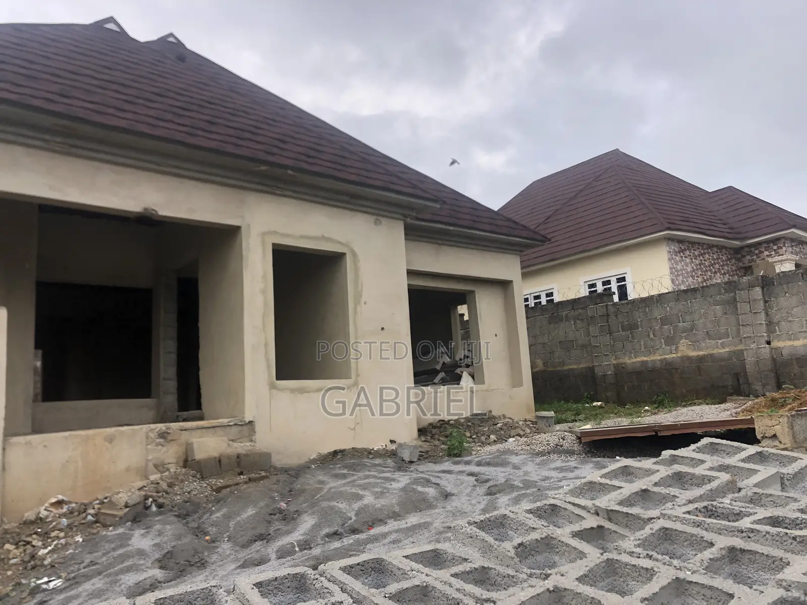 3bdrm Bungalow in Ushafa Hills Estate for sale