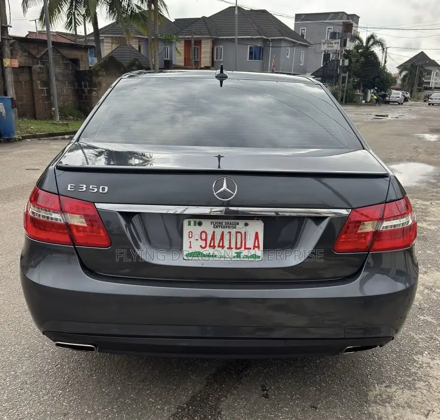 Mercedes-Benz E350 Base 4dr Sedan RWD (3.5L 6cyl 7A) 2011 Gray