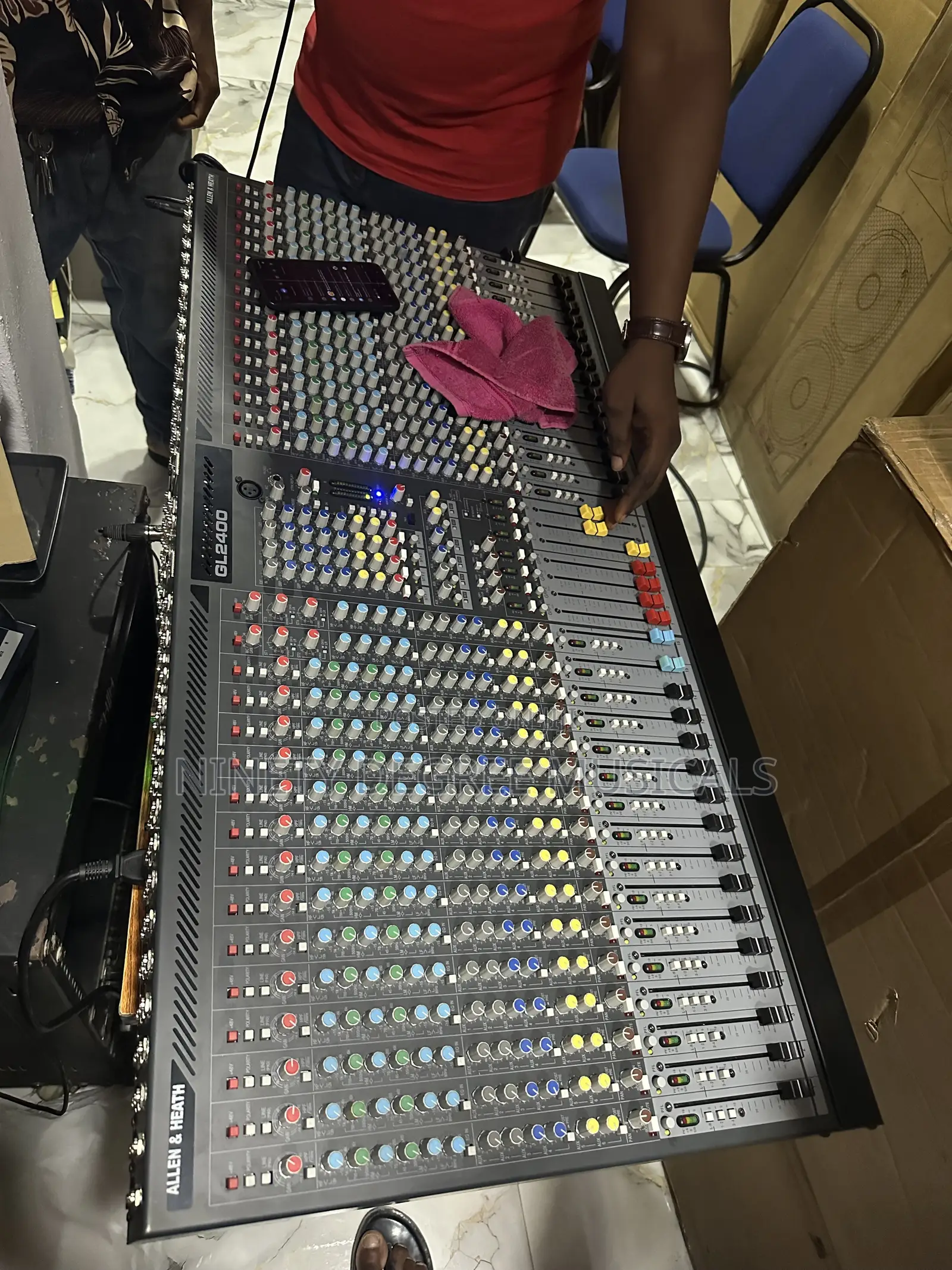 Allen Heath Gl2400 32 Channel