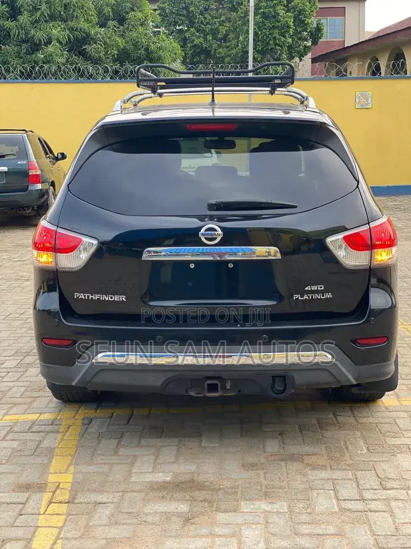Nissan Pathfinder 2013 Black