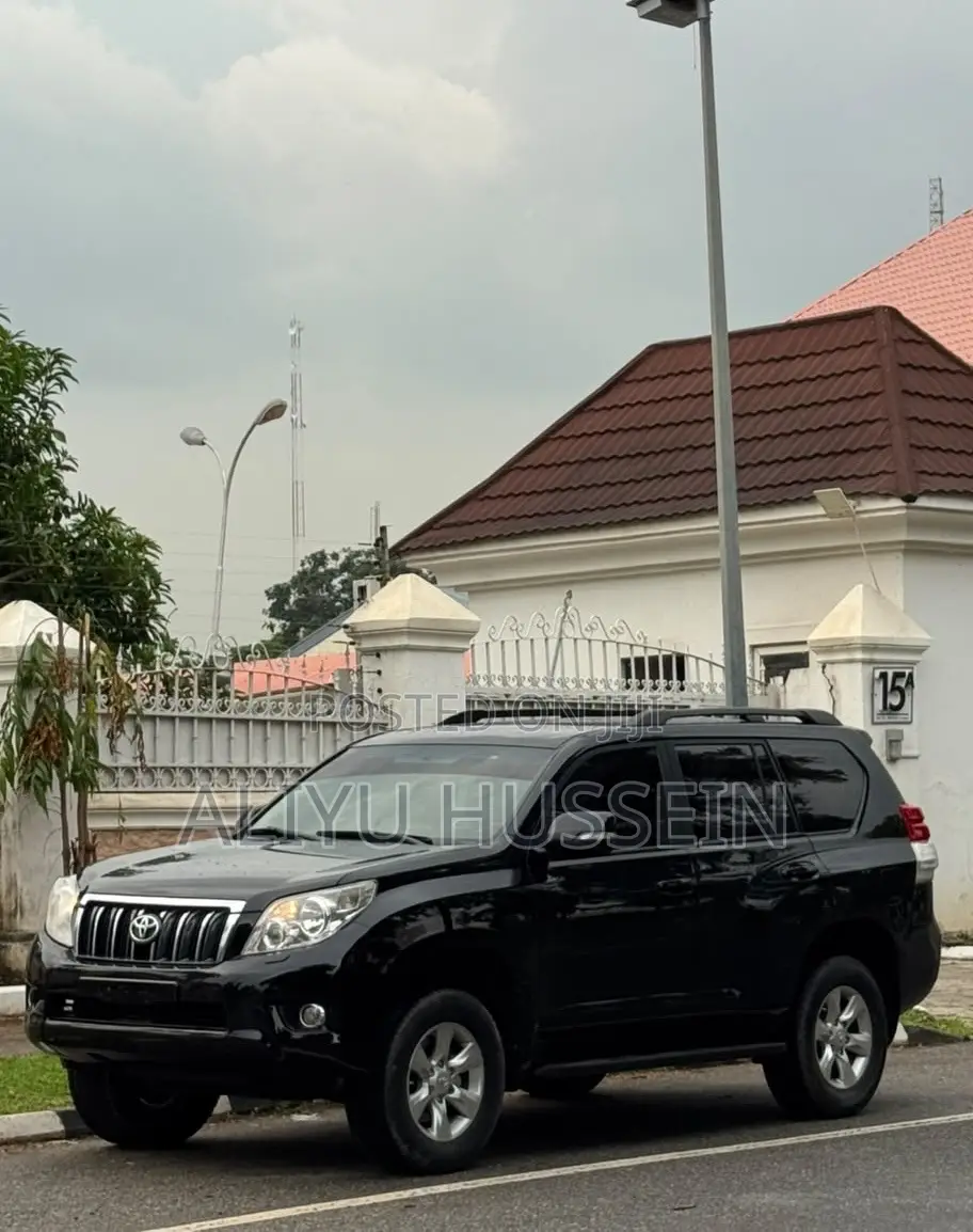 Toyota Land Cruiser Prado 2011 Black