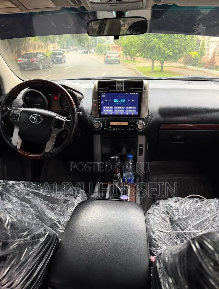 Toyota Land Cruiser Prado 2011 Black