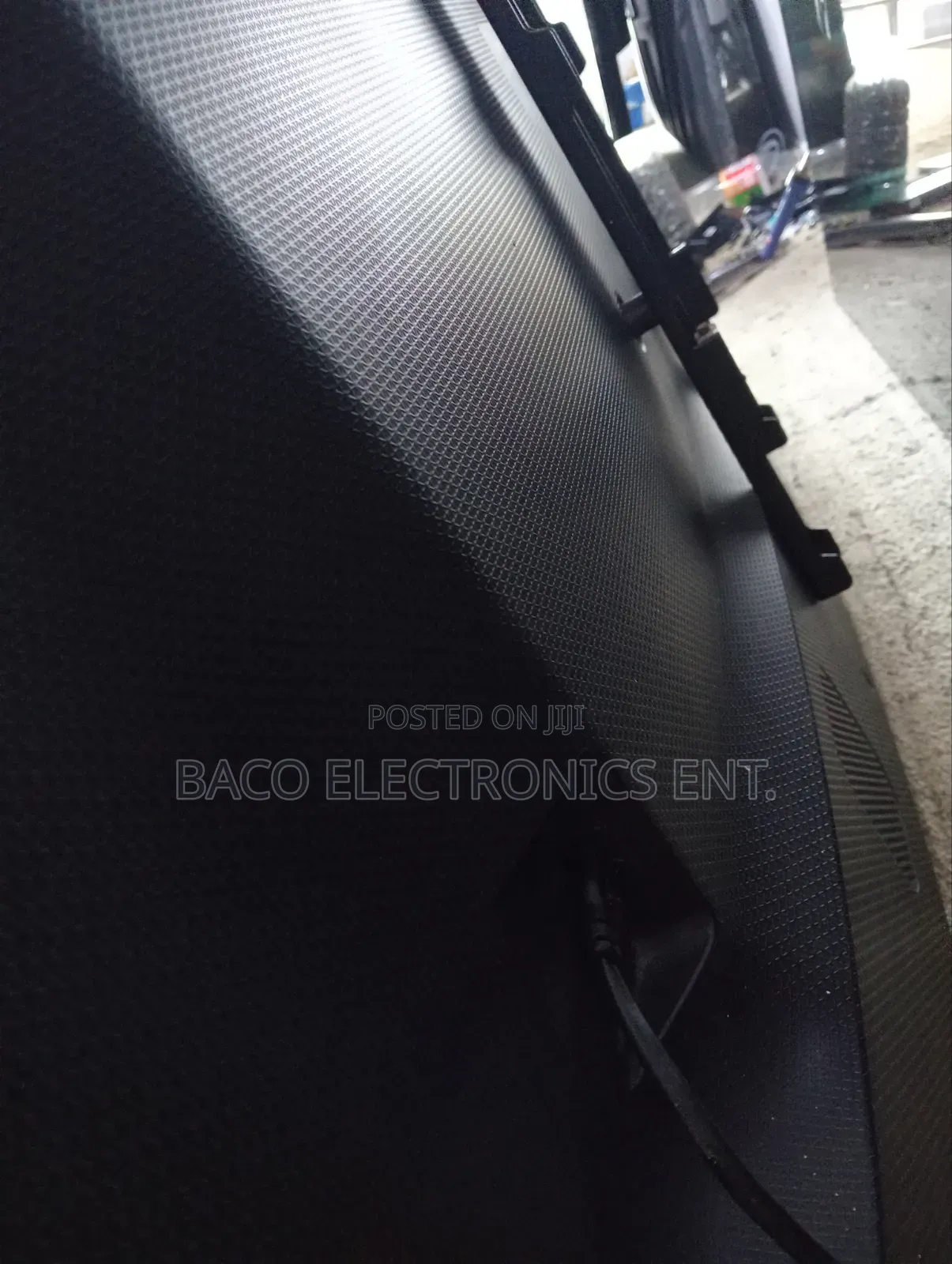* 55 Inches Hissens Tv Full Smart Screen Fault