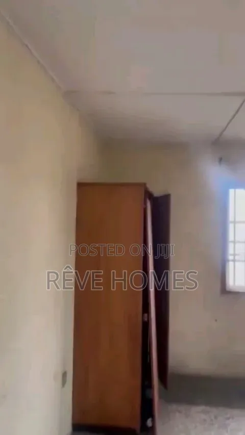 3bdrm Block of Flats in Shomolu / Shomolu for rent