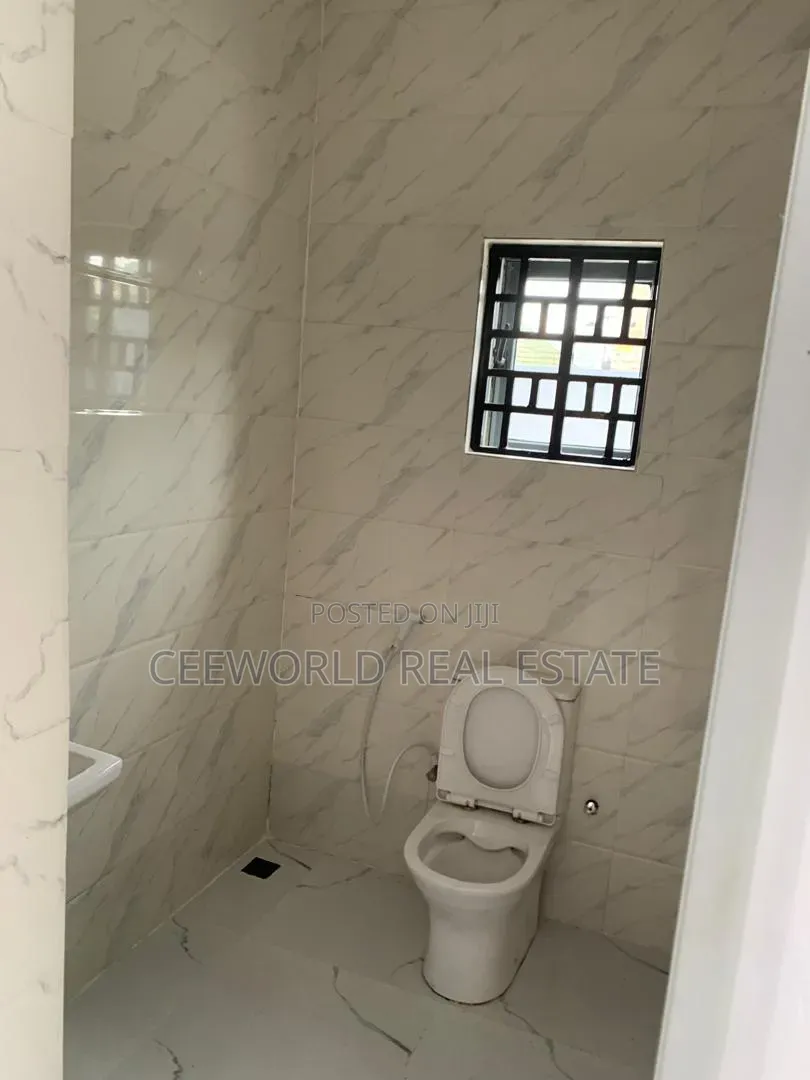 3bdrm Bungalow in Premier Estate Elebu, Akala Express for rent