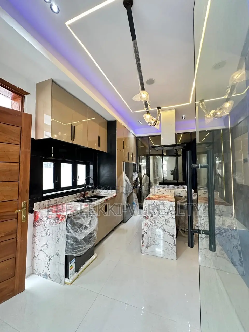 4bdrm Duplex in Lekki for sale