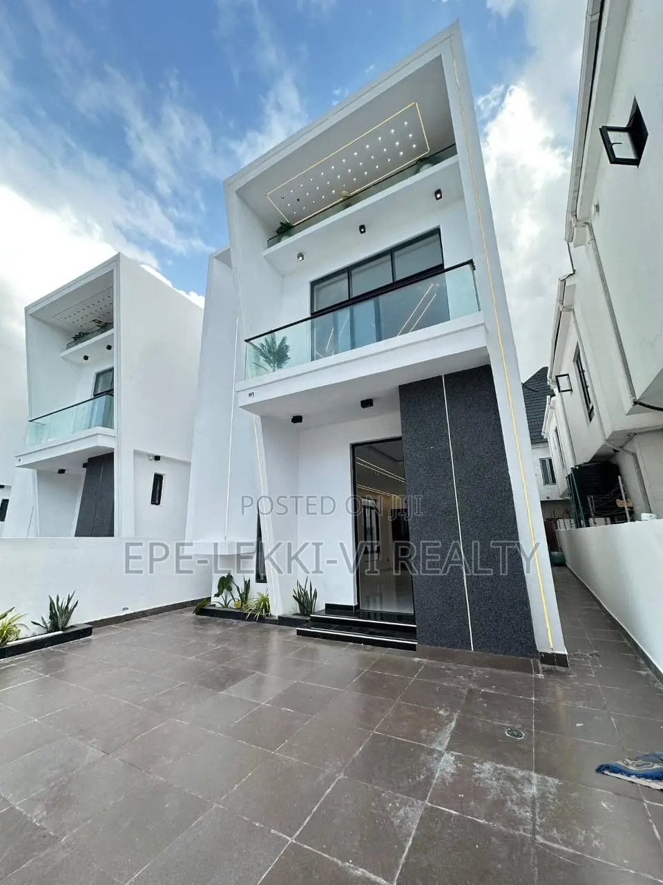 4bdrm Duplex in Lekki for sale