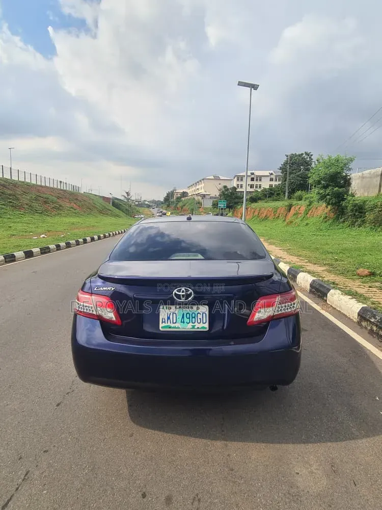 Toyota Camry 2011 Blue