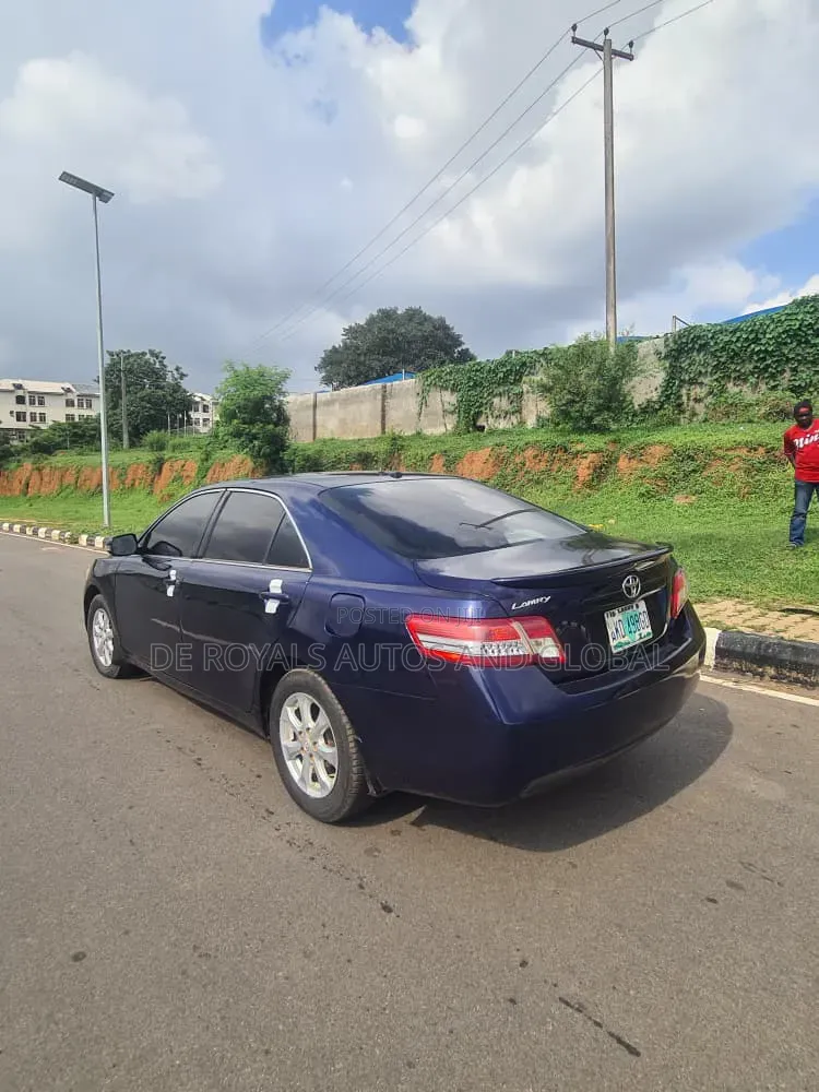Toyota Camry 2011 Blue