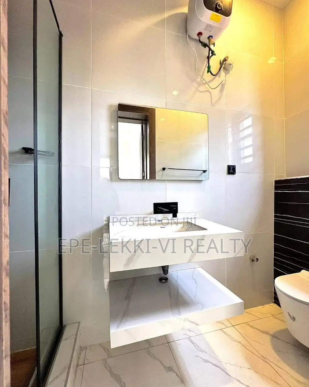 2bdrm Block of Flats in Lekki Phase 1 for sale