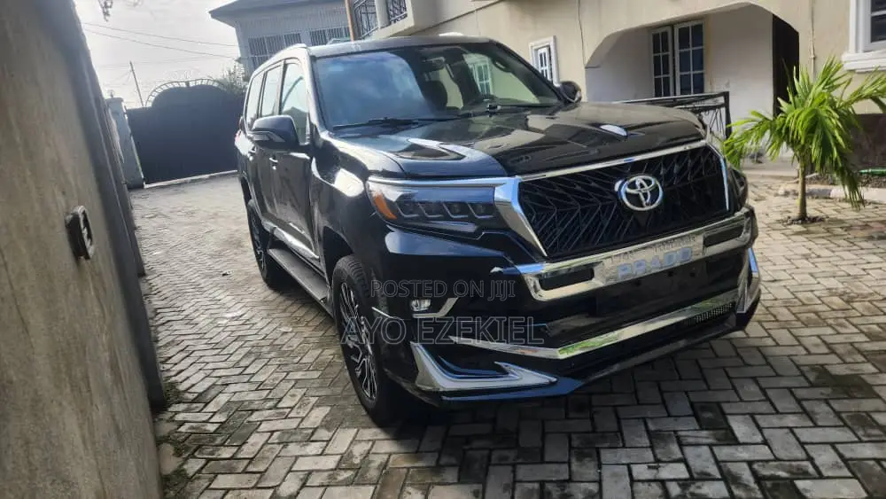 Toyota Land Cruiser Prado 2.8 2024 Black