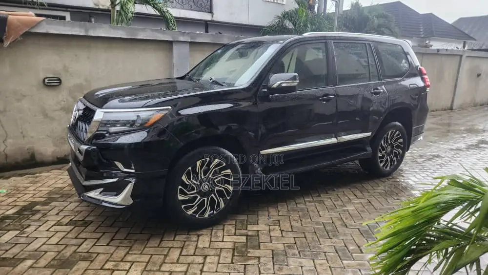 Toyota Land Cruiser Prado 2.8 2024 Black