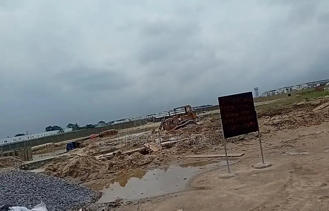 Premium 600sqm Plots Available at Gracefield Island, Chevron