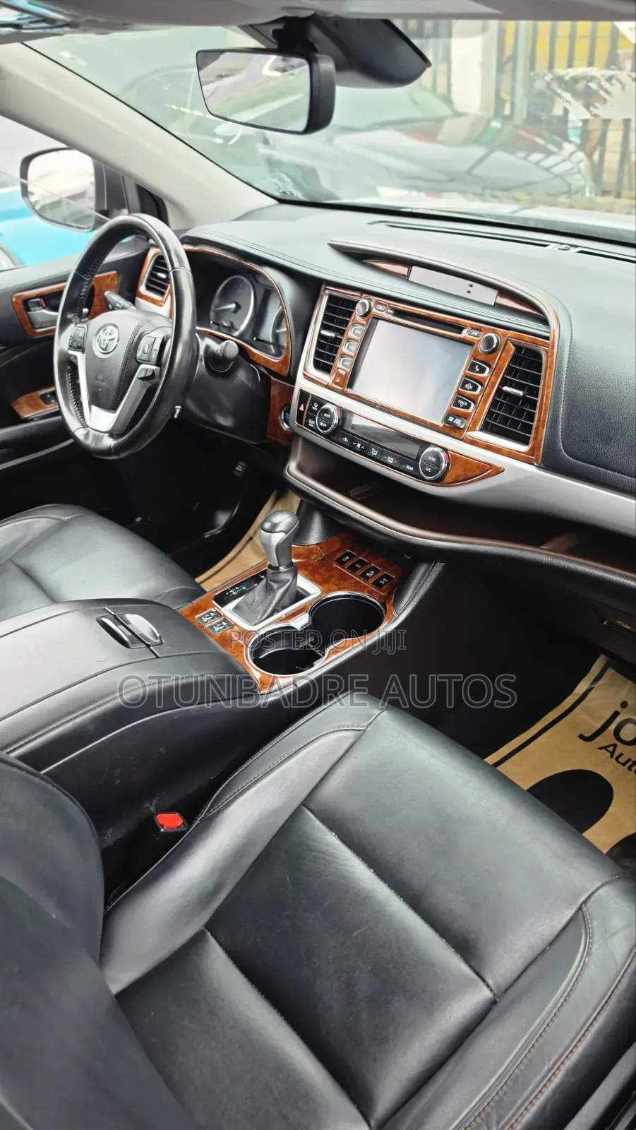 Toyota Highlander XLE 4x4 V6 (3.5L 6cyl 8A) 2018 Black