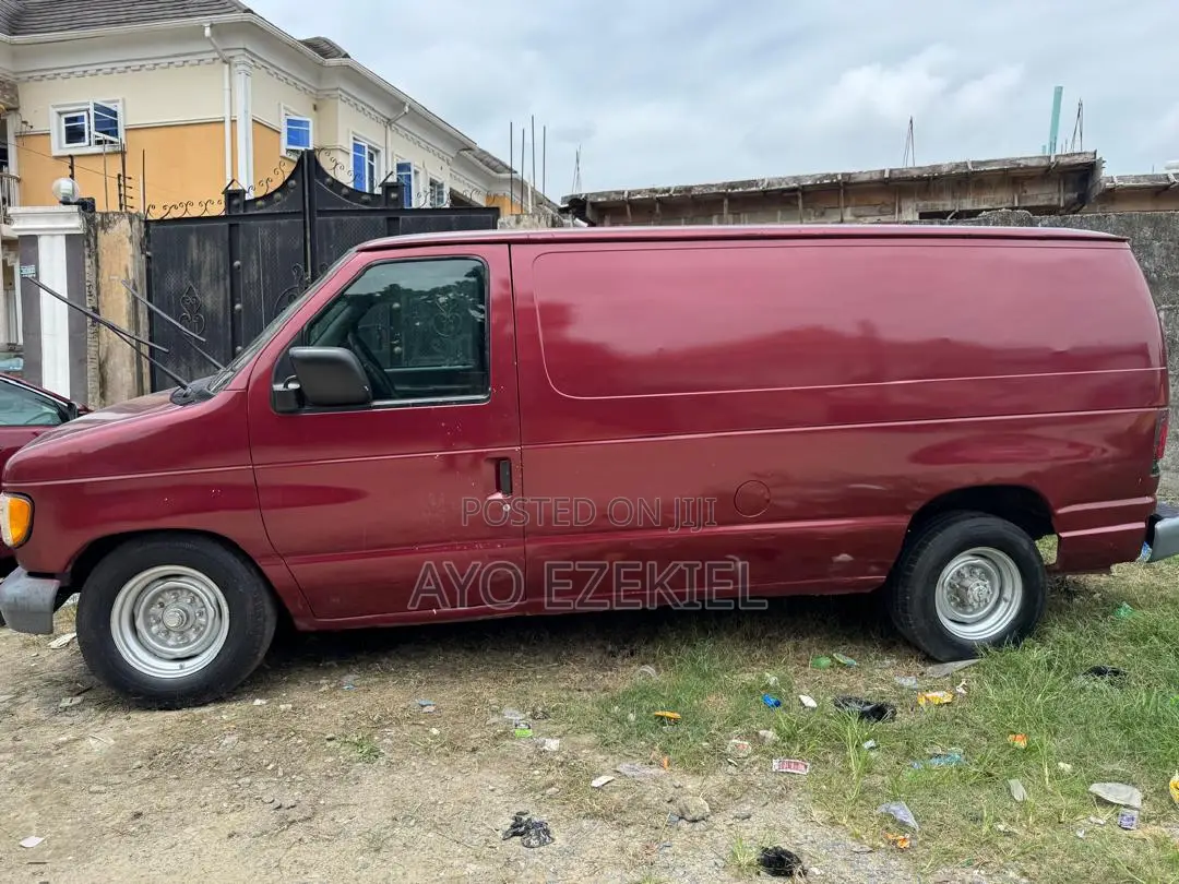 Ford E350 2008 Red