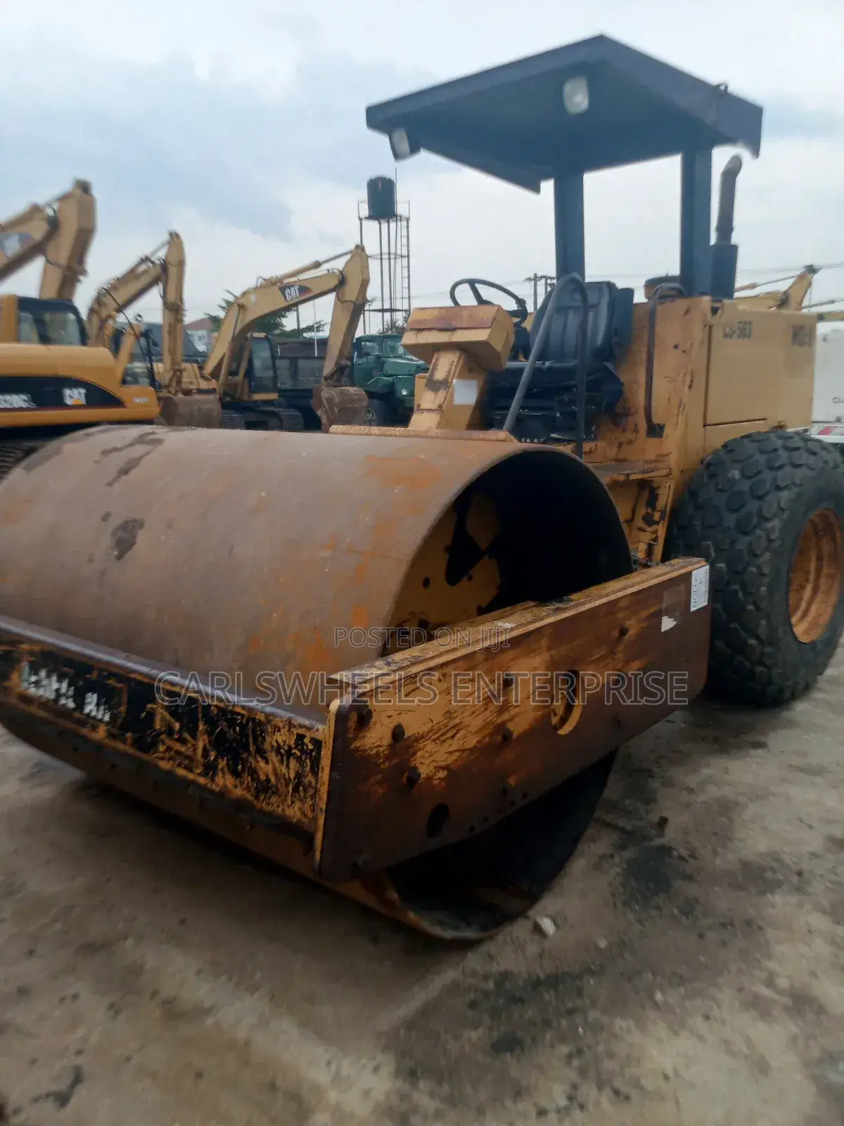 12tons Caterpillar Roller for Daily Rent/Lease.