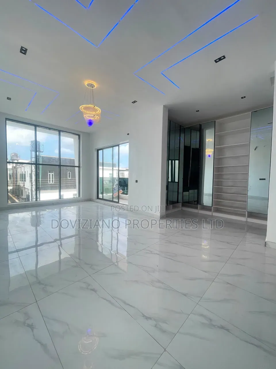 5bdrm Duplex in Off Lekki-Epe Expressway for sale