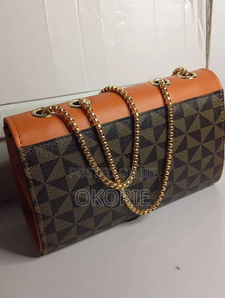Elegant Women's Pu Leather Chain Crossbody Bag – Brown