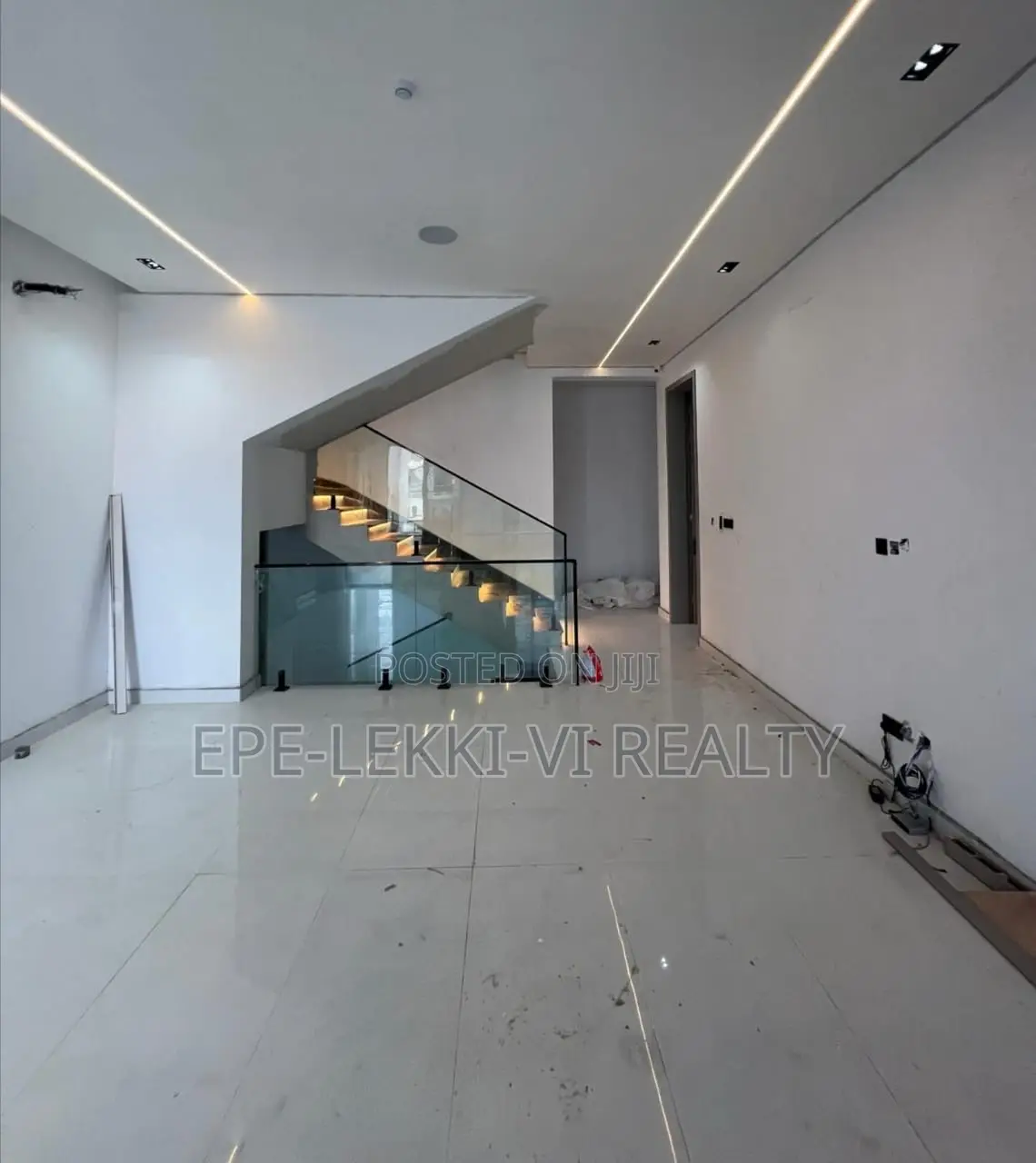 5bdrm Duplex in Lekki Phase 1 for sale