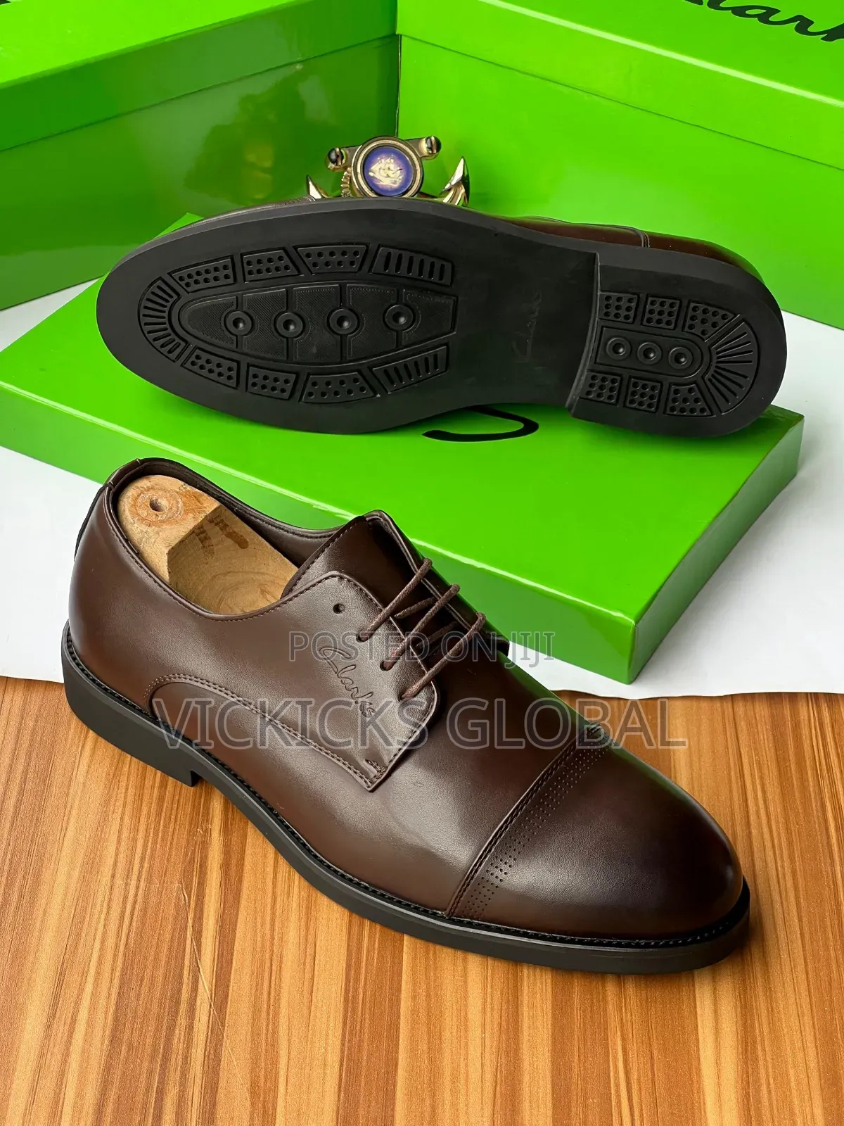 Clarks Leather Derby Shoes – Timeless Formal Elegance