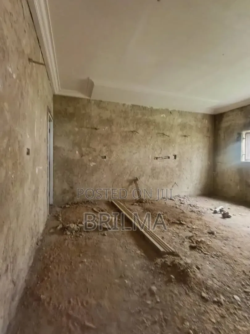 4bdrm Duplex in Sabon Lugbe for sale