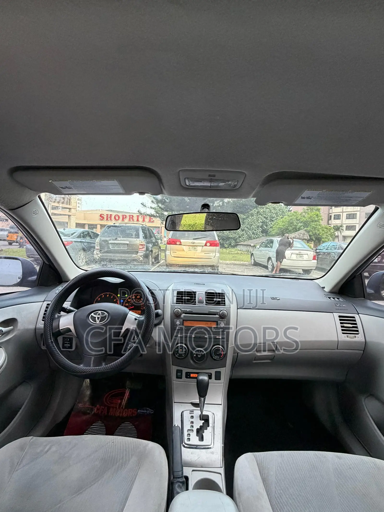 Toyota Corolla LE 4dr Sedan (1.8L 4cyl 4A) 2011 Silver