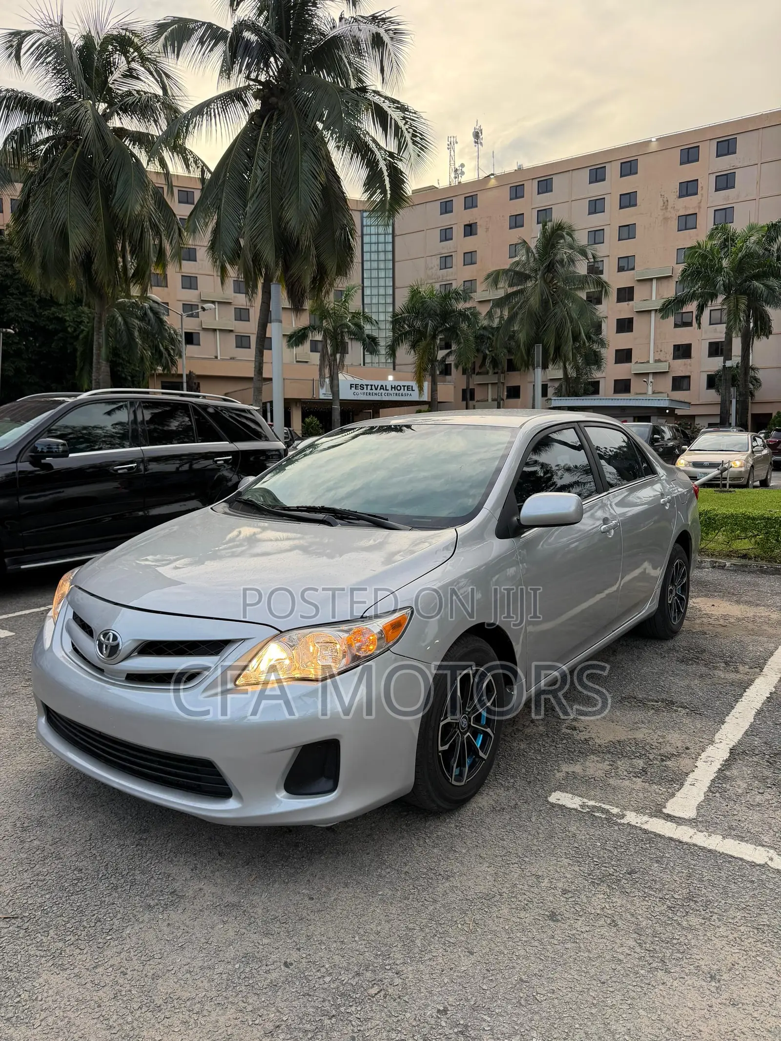 Toyota Corolla LE 4dr Sedan (1.8L 4cyl 4A) 2011 Silver