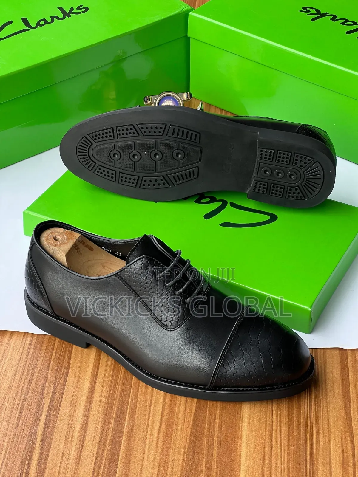 Clarks Leather Cap-Toe Oxford Shoes