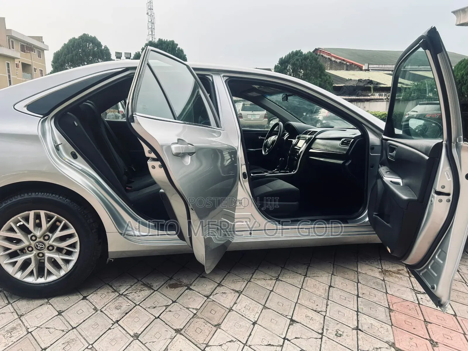 Toyota Camry LE 4dr Sedan (2.5L 4cyl 6A) 2016 Silver