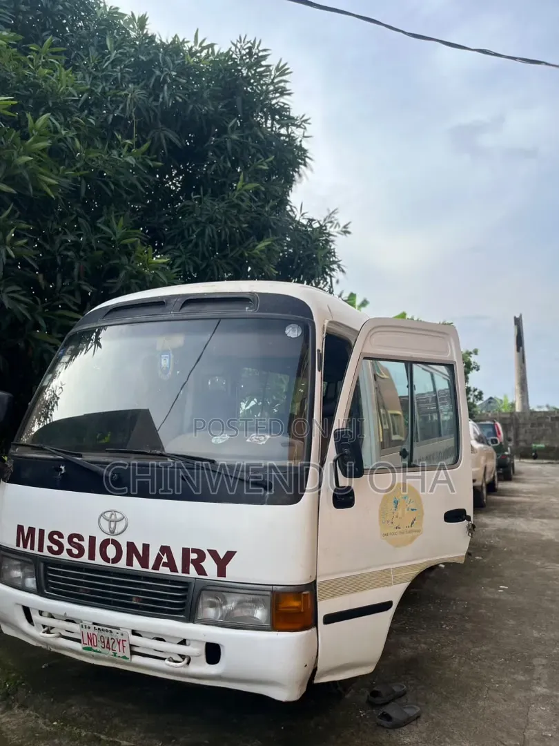 Toyota Coaster 2005 White