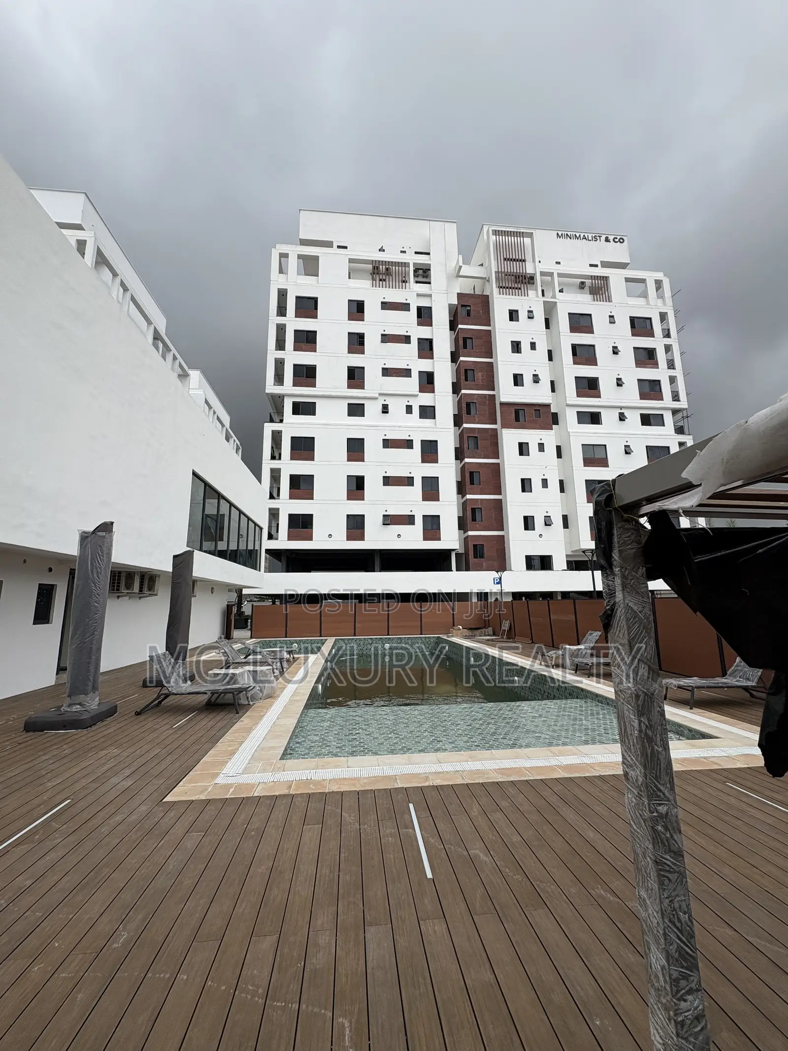 2bdrm Apartment in Lekki Phase 1 for rent