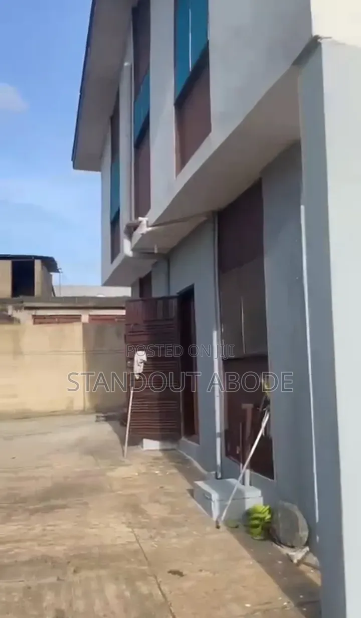 3bdrm Block of Flats in Good Location, Iyana Ipaja for sale