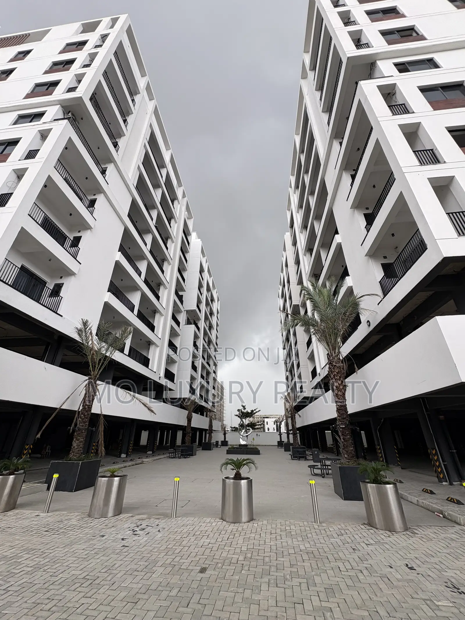 2bdrm Apartment in Lekki Phase 1 for rent