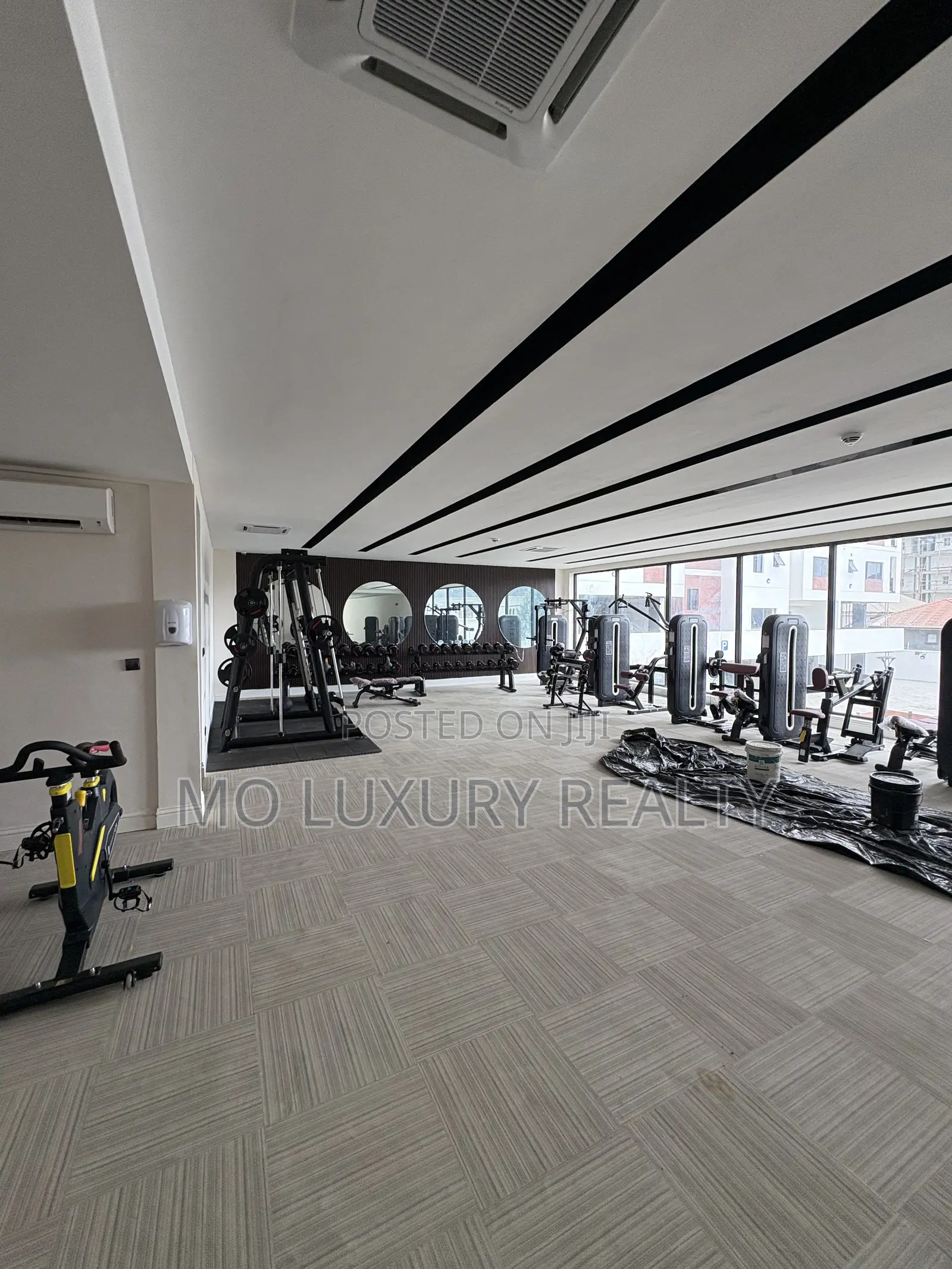 2bdrm Apartment in Lekki Phase 1 for rent