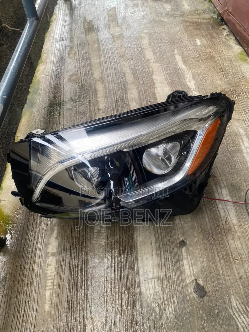 Mercerdes Benz New Mordel Headlights