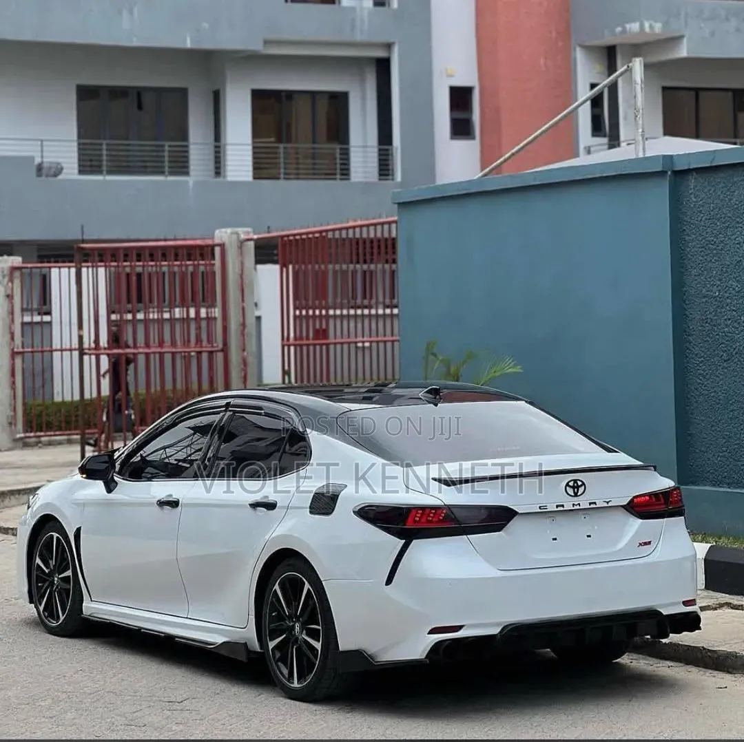 Toyota Camry 2017 White