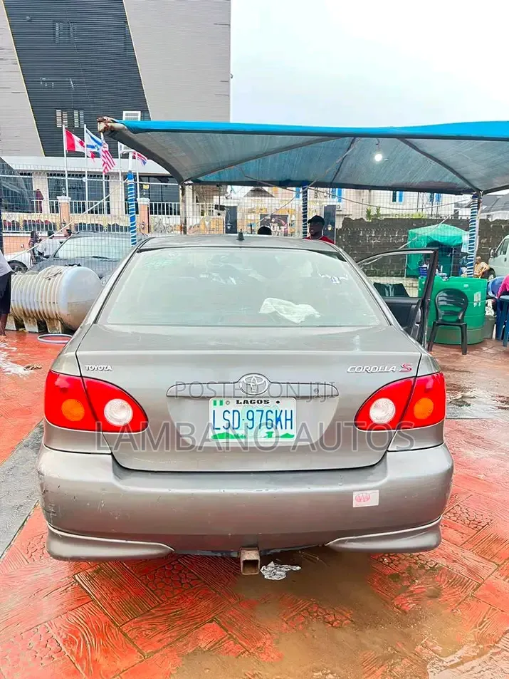 Toyota Corolla 2006 Gray