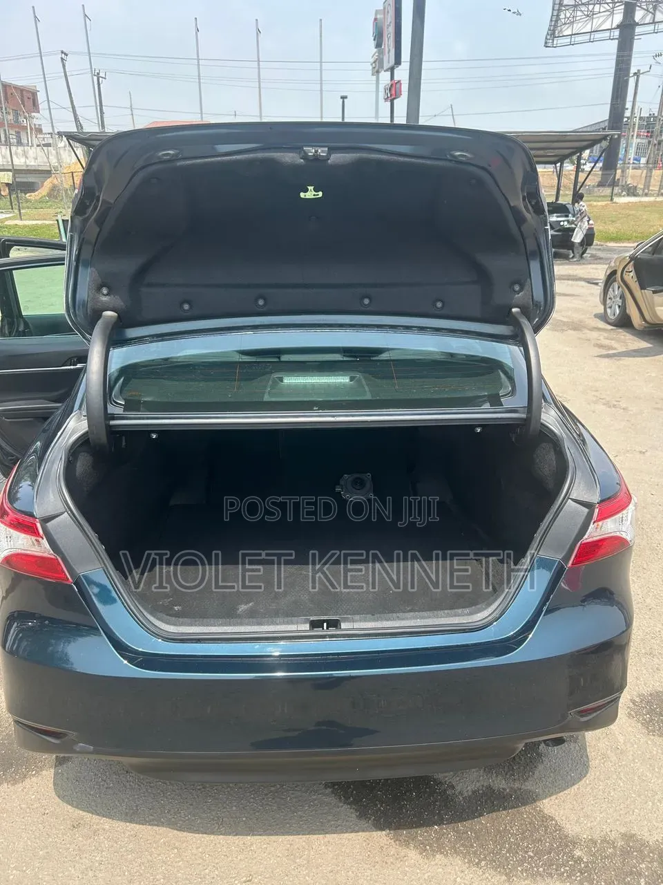Toyota Camry 2023 Green